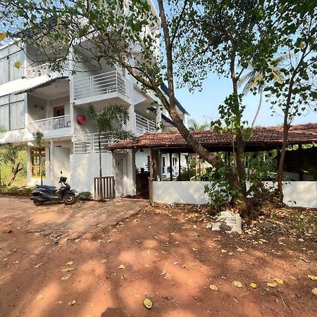 14 Magic Pods Hotel Morjim Bagian luar foto