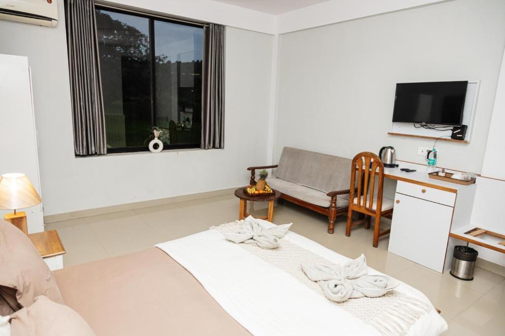 14 Magic Pods Hotel Morjim Bagian luar foto
