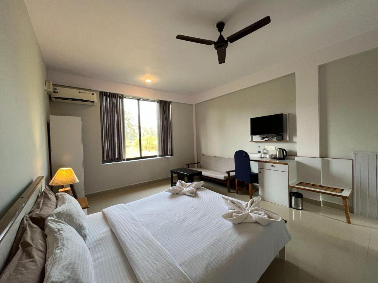 14 Magic Pods Hotel Morjim Bagian luar foto