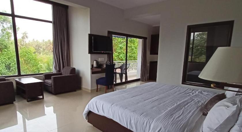 14 Magic Pods Hotel Morjim Bagian luar foto