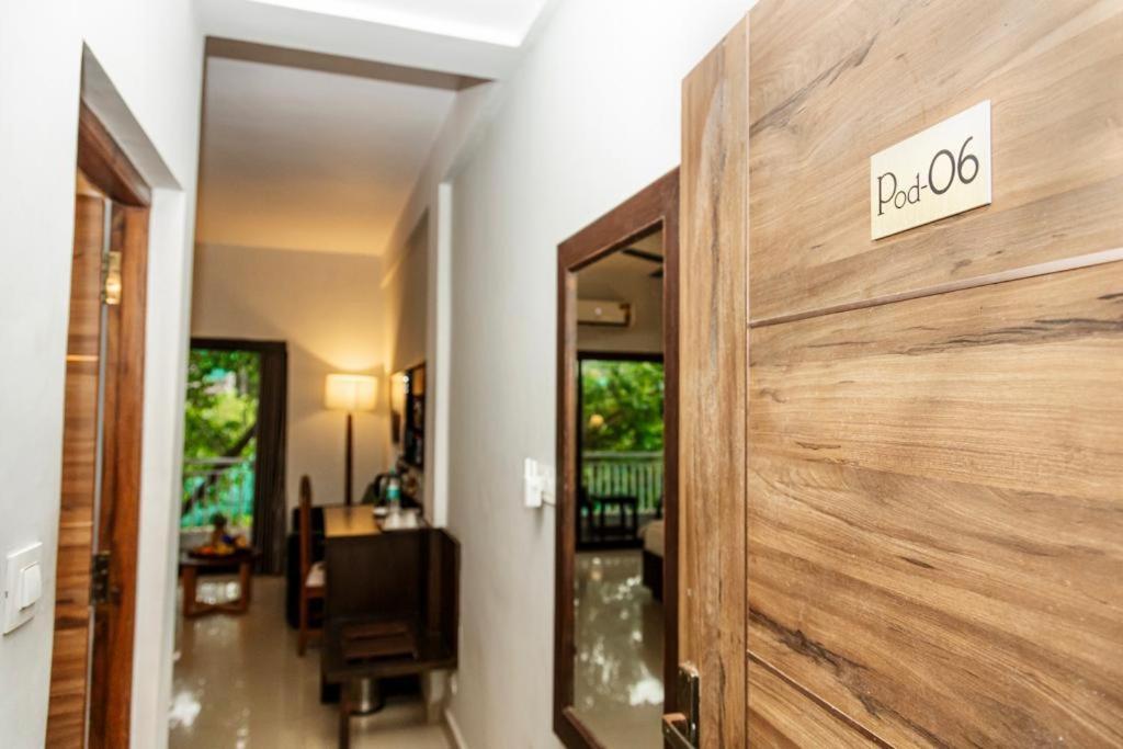 14 Magic Pods Hotel Morjim Bagian luar foto