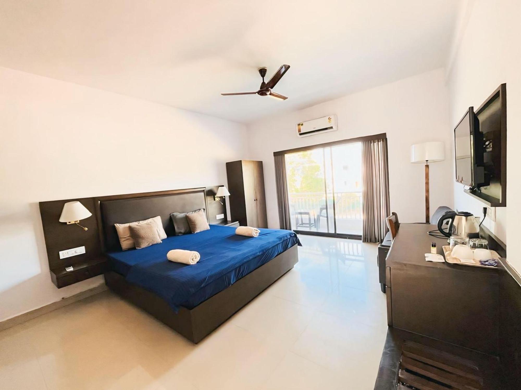 14 Magic Pods Hotel Morjim Bagian luar foto